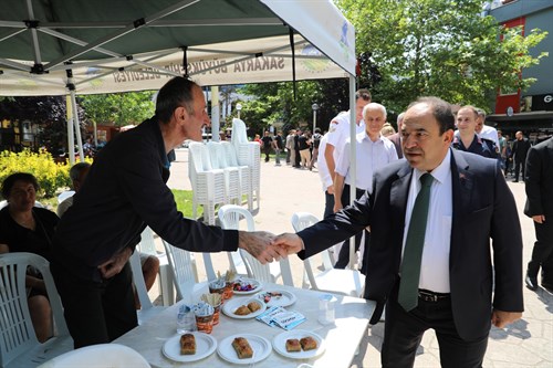 Sayın Kaymakamımız Mehmet Uğur ARSLAN ilçe protokolü ile birlikte bayramlaşma törenine katıldı.